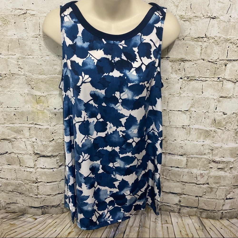 The Limited Blue White Floral Sleeveless Tunic Top